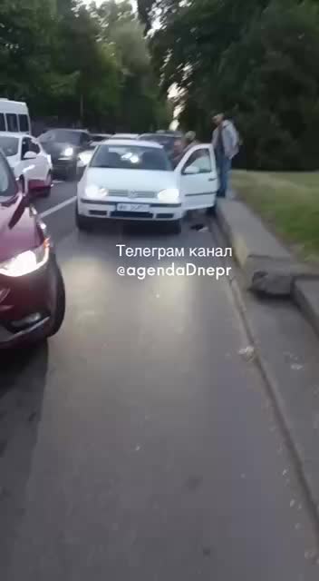 В Днепре граждане помогли мужчине избежать задержания военкомами