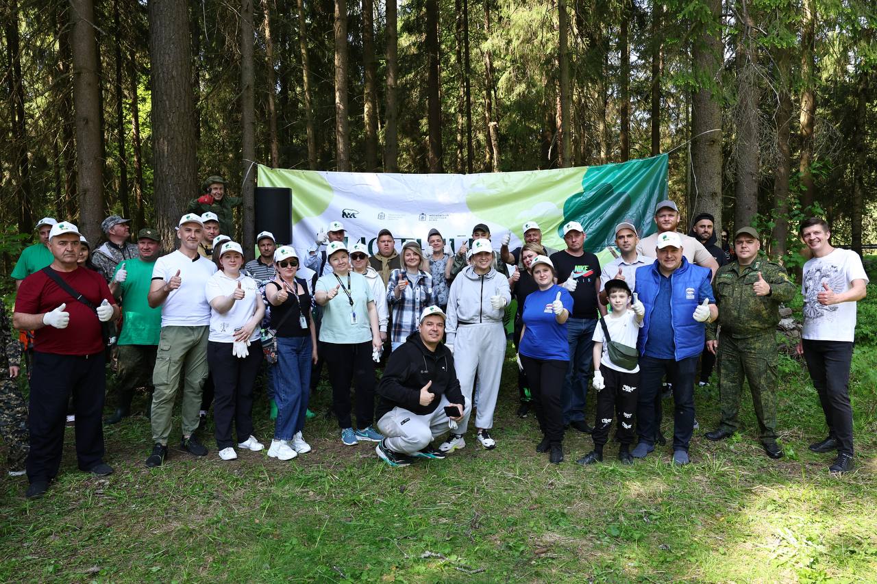 На совещании губернатора Московской области Андрея Воробьева с региональным правительством и главами округов подвели итоги реализации программы Здоровый и чистый лес Старые ослабленные леса ведут к росту числа вредителей и болезней растений а захламленность и сухостой повышают риск возникновения пожаров Поэтому своевременная расчистка леса одна из важных задач В 2025 году в Мытищах на землях лесного фонда выполнены санитарно оздоровительные мероприятия на общей площади свыше 138 га Лобненское участковое лесничество 33 5 га Марфинское 25 8 га Пироговское 46 7 га Учинское 3 8 га Хлебниковское 29 га Дополнительно проведена рубка 184 аварийных деревьев Кроме того провели экологическую акцию Чистый лес в д Шолохово где совместно с жителями очистили 2 гектара леса убрали 60 куб метров валежника и 8 кубометров бытового мусора В 2025 году также выполнены лесопатологические обследования по результатам которых в 2026 году на площади 63 2 га будет проведена санитарная уборка juliakupetskaya
