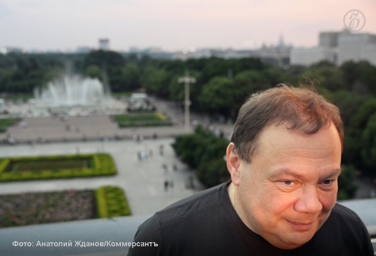 Российский миллиардер Михаил Фридман обратился к правительству Испании с просьбой помочь в снятии санкций ЕС пишет газета El Mundo В обращении в МИД Испании предприниматель указал на свои многомиллионные вложения в экономику страны В частности что контролируемая им сеть супермаркетов Dia 2 3 тыс магазинов обеспечивает работой 100 тыс человек и приносит экономике 6 8 млрд Евросоюз ввел санкции в отношении основателей Альфа групп Михаила Фридмана и Петра Авена в апреле 2022 года Господин Фридман уже несколько лет добивается снятия санкций Подписывайтесь на Ъ Оставляйте бусты