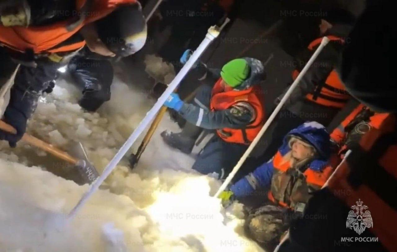 Тело девятилетнего мальчика провалившегося под лед в Брянске найдено в Десне спустя почти три недели Его подняли из воды