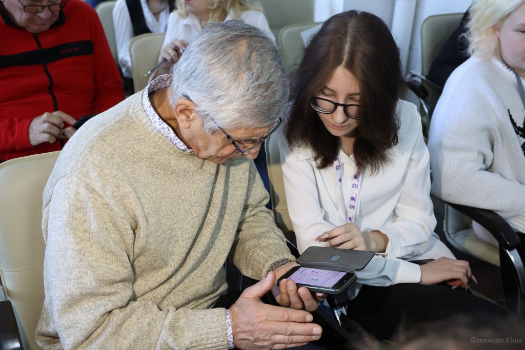Несколько министерств Челябинской области переехали в мессенджер МАХ   gubernia74 ru articles society 1136869 Свои каналы в национальном мессенджере завели региональное министерство здравоохранения минэкологии а также министерство жилищно коммунального хозяйства Во всех ведомствах заверили новости и актуальная информация в новом цифровом пространстве будет публиковаться максимально оперативно   t me chgub
