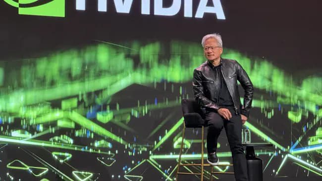 Глава NVIDIA допустил возвращение старых видеокарт в производство с добавлением новых ИИ функций На фоне дефицита и роста цен на видеокарты Дженсен Хуанг подтвердил что NVIDIA не исключает возвращения к выпуску чипов предыдущих поколений как одного из способов выхода из кризиса