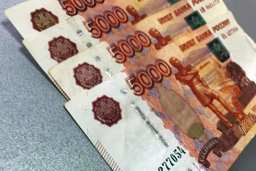 Угроза уголовного дела заставила астраханца погасить долг в более 100 тыс рублей по алиментам Только возбуждение уголовного дела побудило 54 летнего астраханца из Икрянинского района погасить задолженность по алиментам на содержание малолетнего сына Ранее он уже был привлечён к административной ответственности и отбывал 50 часов обязательных работ однако продолжал уклоняться от уплаты средств После возбуждения уголовного дела и угрозы уголовной ответственности должнику пришлось выплатить более 100 тысяч рублей задолженности Сейчас дело прекращено но повторение ситуации возможно при условии невыплаты алиментов в будущем Такая ответственность предусмотрена за уклонение от уплаты алиментов без уважительных причин