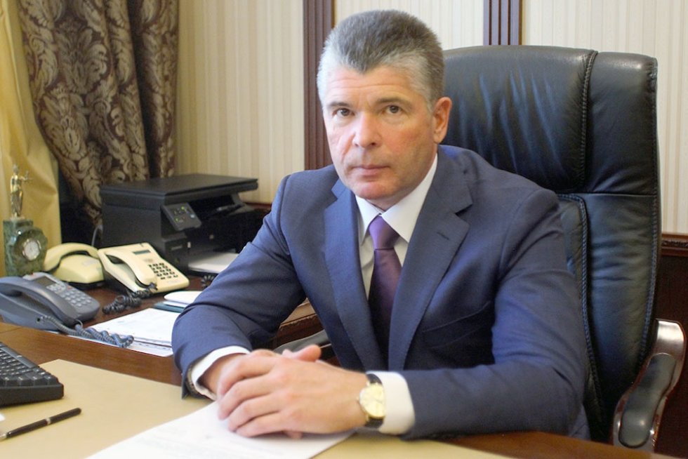 Новым главой Совета судей РФ стал председатель Мосгорсуда Михаил Птицын Решение о назначении Птицына принято сказал председатель Верховного суда РФ Игорь Краснов в ходе пленарного заседания Совета Он подчеркнул что суды должны быть освобождены от излишней несвойственной нагрузки И привел в пример сбор значительного массива показателей многие из которых утратили практическое значение но продолжают требовать времени судей и аппаратов Игорь Краснов поручил провести ревизию формируемой статистики анализ документооборота для исключения повторяющихся операций неэффективных шаблонов и форм отчетности Фото РИА Новости Подписаться на Российскую газету в Читать нас в MAX