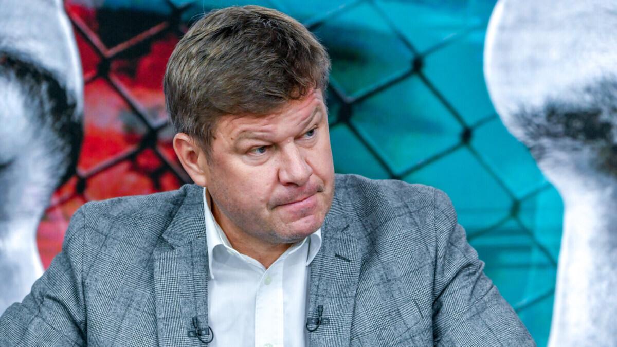 Губерниев – о попытке Германии не пустить российских спортсменов на Универсиаду: «Кулаками махать – идея плохая. Нужно договариваться» «Было ясно, что некоторые государства будут препятствовать нашему участию с точки зрения въезда в их страну, то есть не будет никакой визовой поддержки. Но в международной федерации работают люди авторитетные, эту ситуацию можно и нужно ломать. Очень здорово, что в Германию поедет наша команда, первая высота взята, а дальше нужно хорошо выступить. Еще раз хочу сказать, что Михаил Дегтярев ведет огромную работу для того, чтобы наши спортсмены выступали, нужно сказать ему спасибо и всячески помогать» Денис Бушковский/Матч ТВ