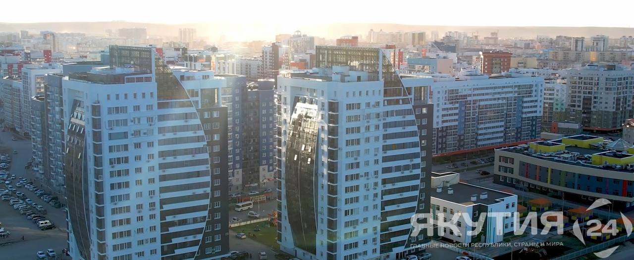 С нового года МРОТ в России вырастет до 27 093 рублей С 1 января 2026 года минимальный размер оплаты труда МРОТ в России увеличится до 27 093 рублей в месяц Соответствующий федеральный закон был подписан президентом Владимиром Путином в конце ноября Подробнее читайте по ссылке Фото Семен Аммосов Якутия 24 yk24 ru в MAX Telegram ВК VK Видео