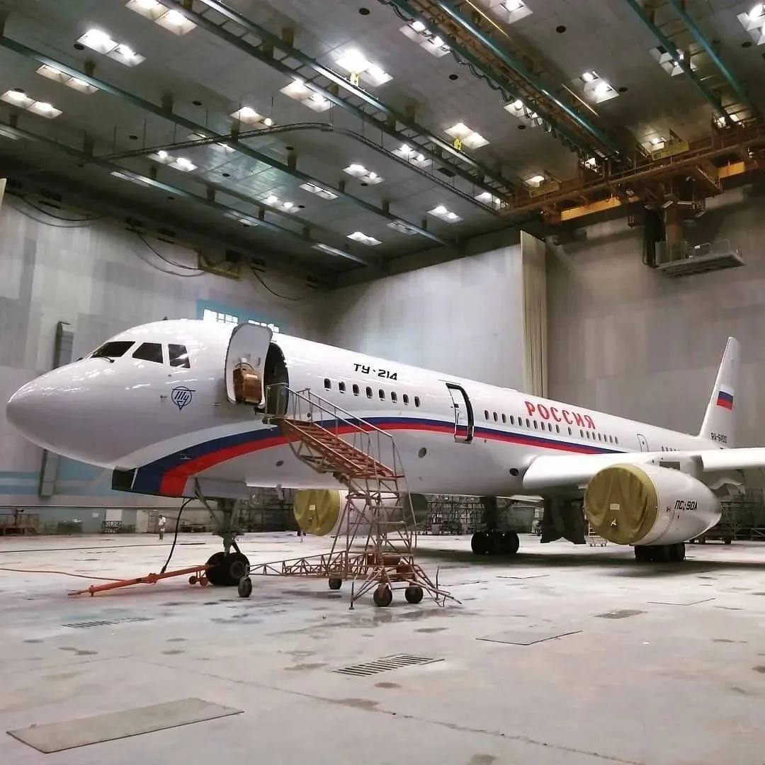 Авиакомпании начнут получать казанские Ту 214 с 2027 года глава минпромторга РФ Казань на Максималках