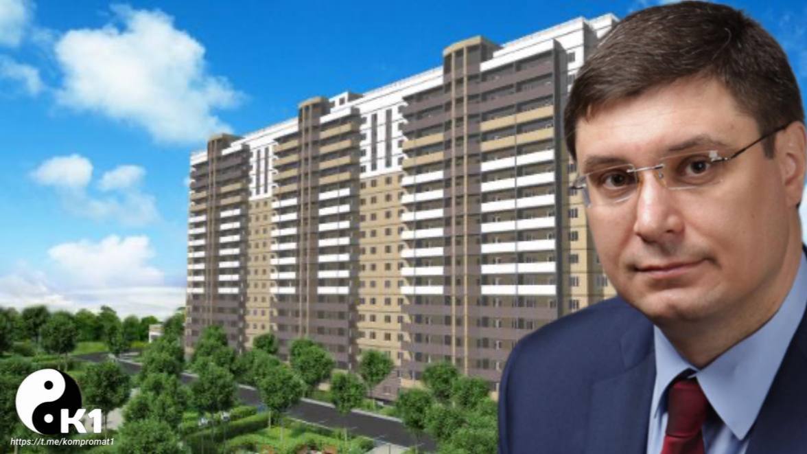 Во Владимире дольщики судятся с губернатором из-за отказа достраивать их дом Обманутые дольщики ЖК «Поколение» подали в суд на губернатора Владимирской области Александра Авдеева и областное правительство. Они требуют признать незаконным постановление, которое ограничивает условия для достройки проблемных объектов. Согласно новым правилам, региональный фонд не берётся за дома, если их готовность ниже 80% и стройка тянется более трёх лет. ЖК «Поколение» официально недотягивает — 51%, хотя застройщик, ныне банкрот, заявлял о 76%. Иск подали 23 дольщика, первое заседание состоится 4 августа. Люди требуют вернуть им право на завершение строительства — вместо того, чтобы остаться у разбитого корыта по новой методике региональных чиновников. Подписаться Прислать новость