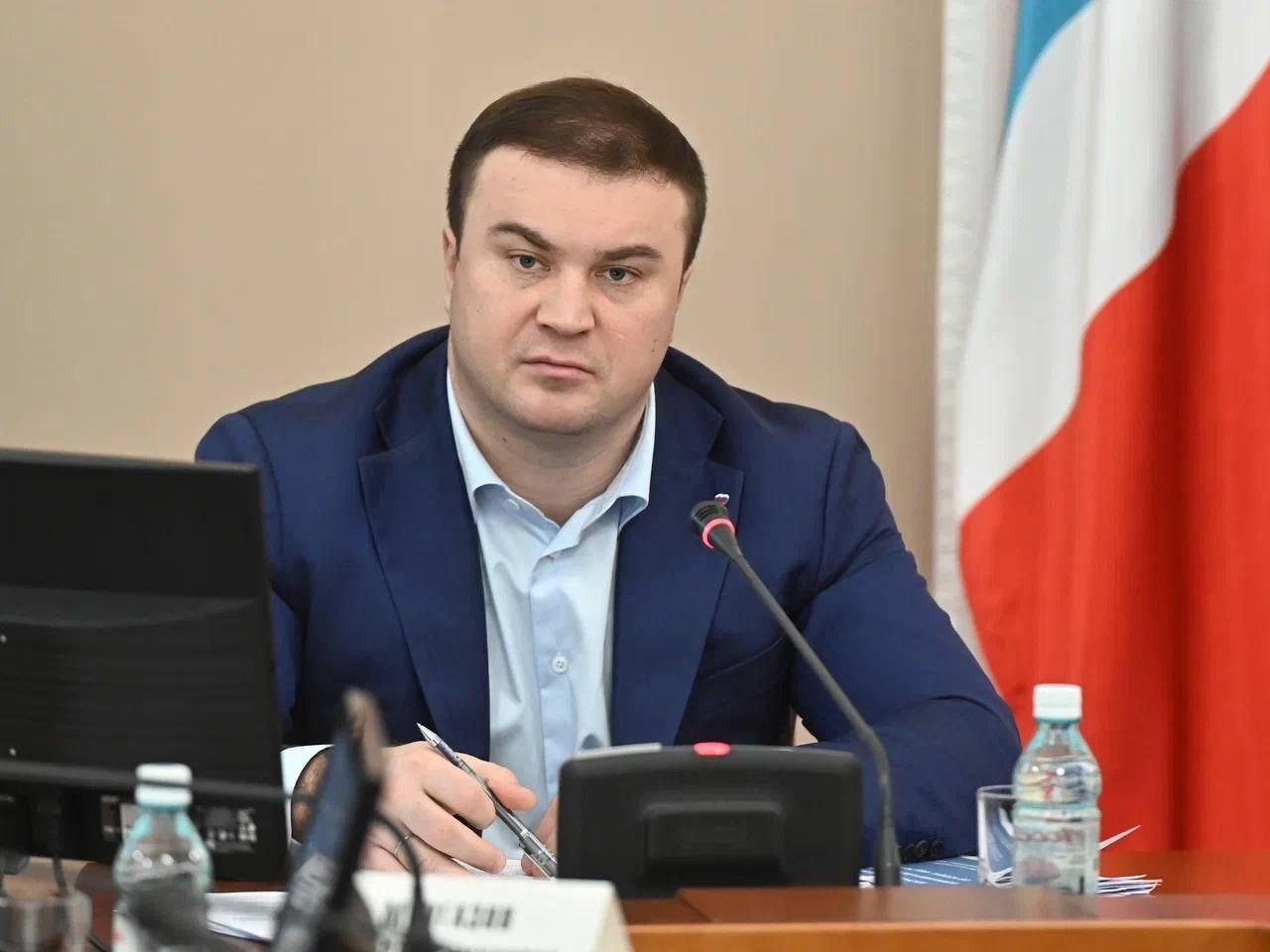 В Омске построят завод по выпуску огнезащитных и антикоррозийных красок Производство разместят на территории особой экономической зоны Авангард Объём инвестиций превысит 500 млн рублей Решение приняли на заседании областного инвестиционного комитета под руководством губернатора Виталия Хоценко Инициатор проекта омская компания Маяк Запустить проект планируют с первого квартала 2026 года завершить реализацию в третьем квартале 2029 года Завод будет выпускать высокотехнологичные материалы необходимые для обеспечения пожарной безопасности и защиты от коррозии объектов в строительстве нефтегазовой отрасли энергетике и на транспорте подчеркнул Виталий Хоценко Om1 Омск в MAX подписывайтесь и читайте новости без ограничений