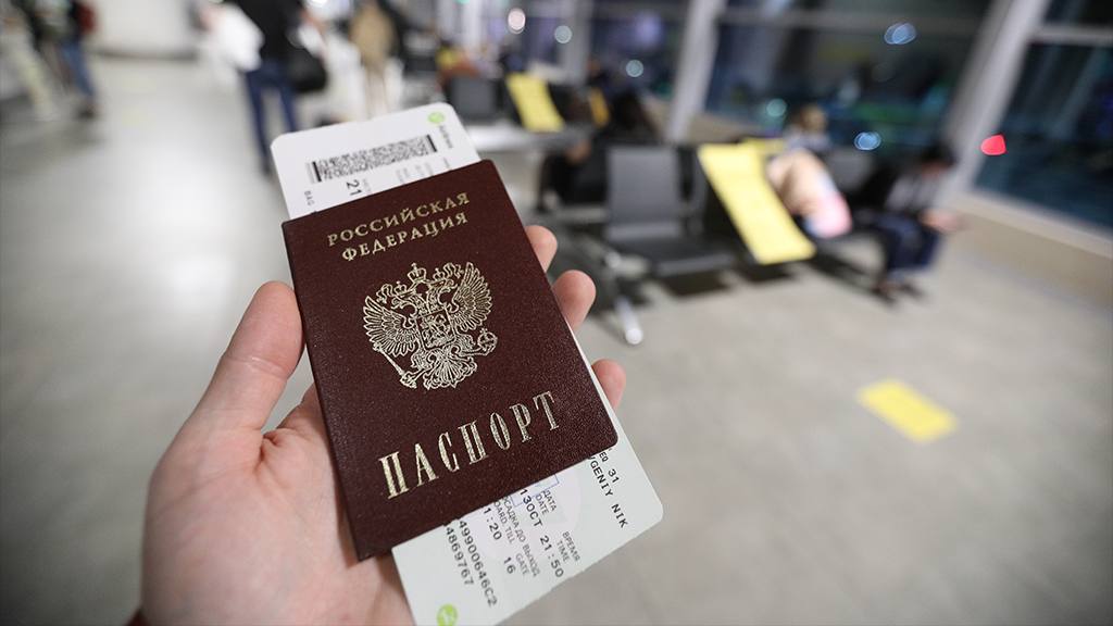 Электронный посадочный теперь приравняли к бумажному Изменения вступят в силу с 1 марта авиакомпания обязана его принимать Талон можно получить в печатном виде или в электронном который направят удобным для пассажира способом связи МоскВайб подписаться