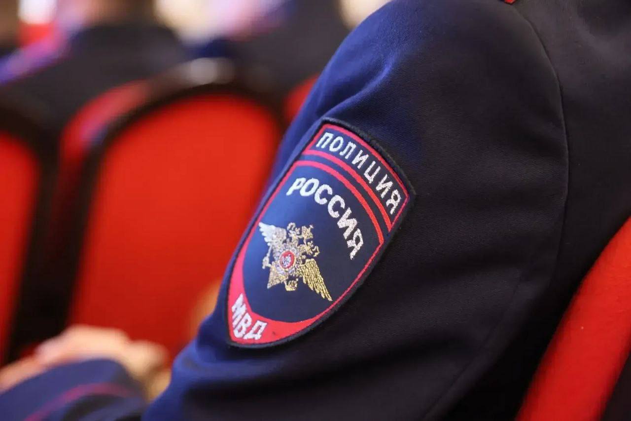 Вениамин Кондратьев поздравил участковых с профессиональным праздником 17 ноября отмечают День участковых уполномоченных полиции Губернатор отметил что участковые играют особую роль в жизни края они следят за порядком в жилых районах помогают людям решать бытовые проблемы предотвращают преступления и помогают раскрывать их по горячим следам Несмотря на большую нагрузку участковые всегда на страже готовы защитить жизнь и права граждан отметил Кондратьев Кубанские Новости Мы в MAX