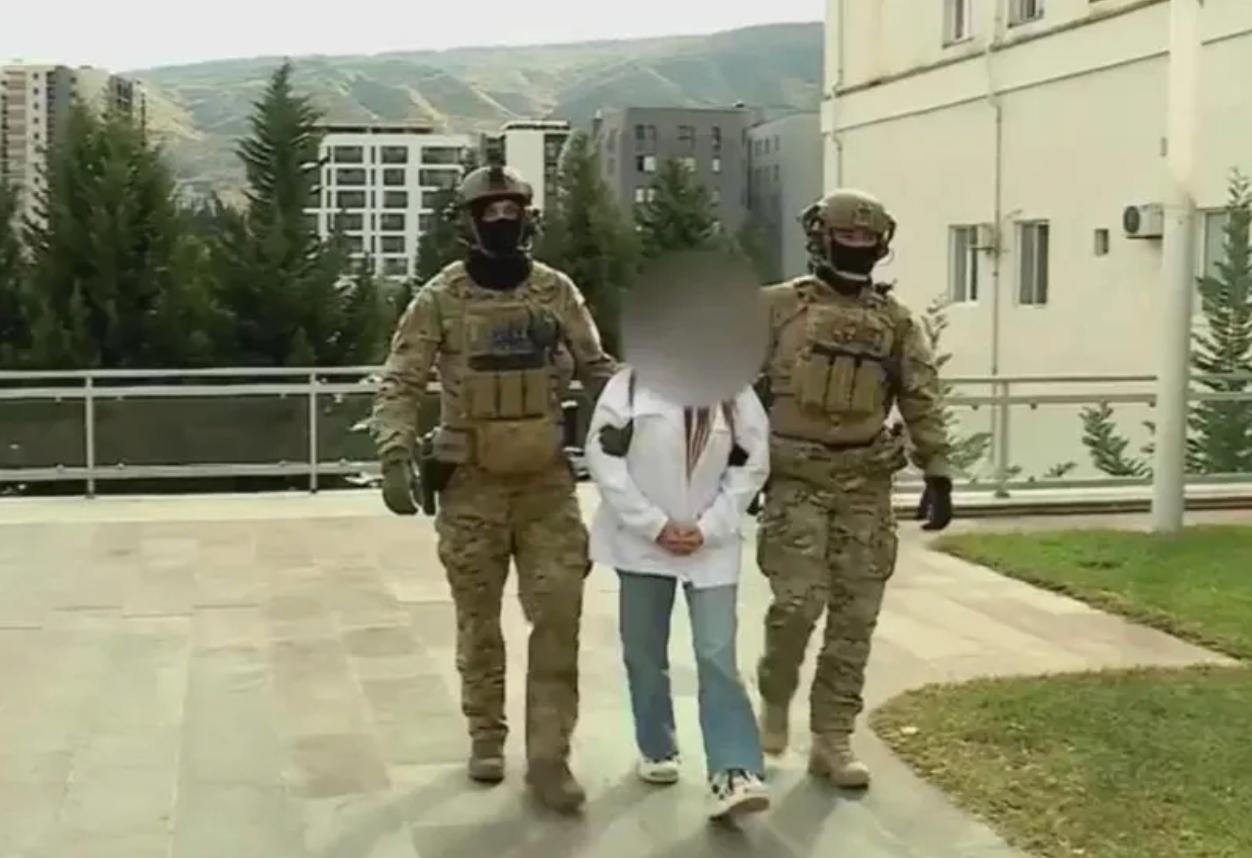 Зачем китайцам покупать уран в Грузии Странная история В Тбилиси арестованы трое граждан Китая при попытке незаконно приобрести 2 килограмма урана сообщила в субботу Служба государственной безопасности страны Члены преступной группы планировали заплатить за радиоактивный материал 400 тысяч и вывести ядерный материал в Китай через Россию