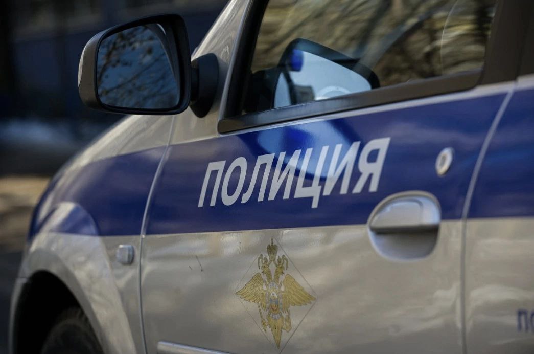 В Малгобеке полицией задержан автомобиль, находящийся в розыске Инспекторы дорожно-патрульной службы ОГИБДД МО МВД России «Малгобекский» остановили на ул. Малгобекской в г. Малгобеке автомашину «Mercedes Benz Е300». Автомобиль, как установили полицейские, разыскивается в рамках уголовного дела, возбуждённого следственным отделом МО МВД России «Малгобекский». Транспортное средство задержано и доставлено на территорию межмуниципального отдела.