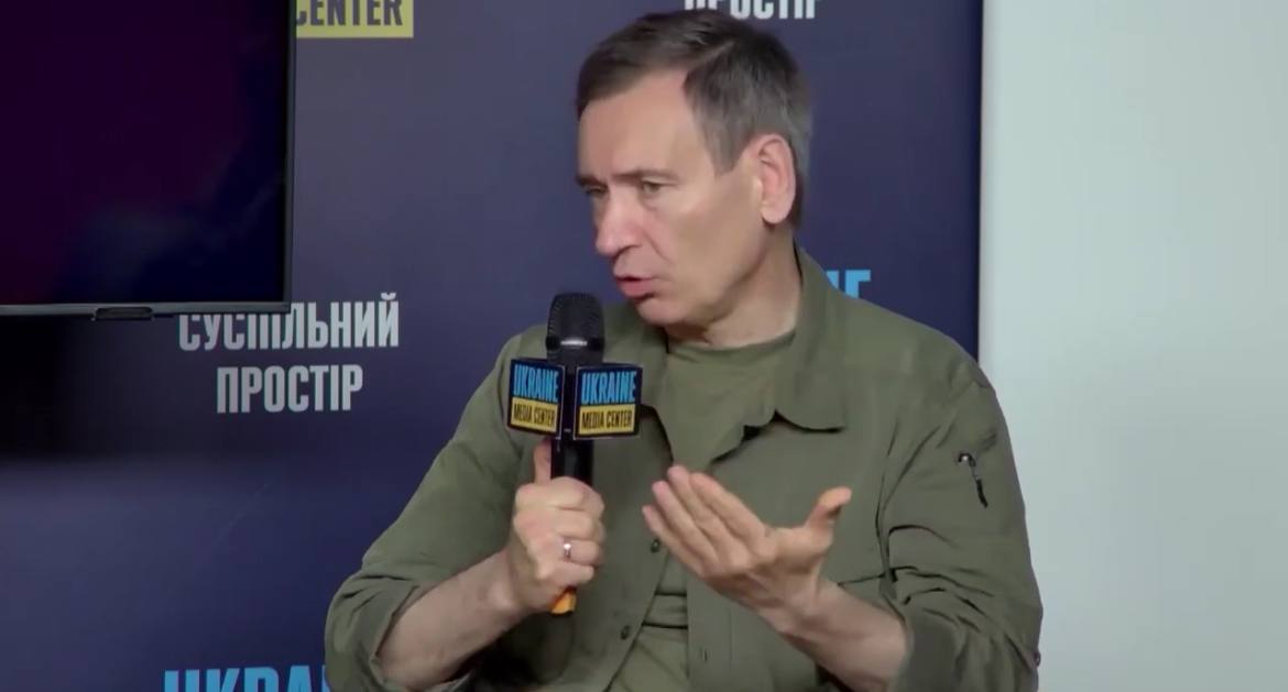 Нардеп Вениславский: В Раде обсуждают, как бы разрешить выезд за границу для мужчин до 23–24 лет — но не для всех, а только для тех, кто учится в иностранных вузах. Кто же у нас массово учит сыновей в Лондоне и Варшаве? Конечно же, чиновники, депутаты и прочие VIP-патриоты. И всё ради того, чтобы “молодёжь могла вернуться и пообщаться с родными”. Ну да, особенно если родные — в Вене на выходных.