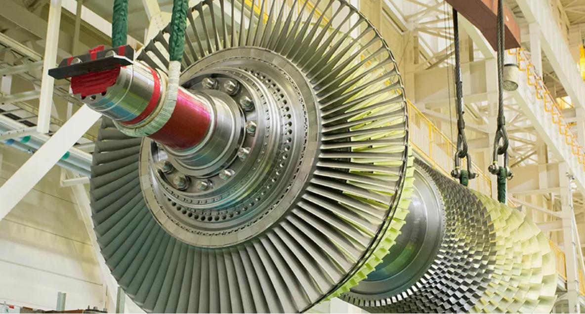 Mitsubishi Heavy Industries намерена удвоить мощности по производству газовых турбин в течение следующих двух лет Мы спланировали увеличить производственные мощности на 30 но этого недостаточно для удовлетворения растущего спроса заявил глава компании Эйсаку Ито Другие производители такие как GE Vernova также отмечают рост заказов на турбины Недавно отмечали что нехватка газовых турбин может задержать строительство новых электростанций и вызвать проблемы с удовлетворением спроса на электроэнергию со стороны ЦОДов