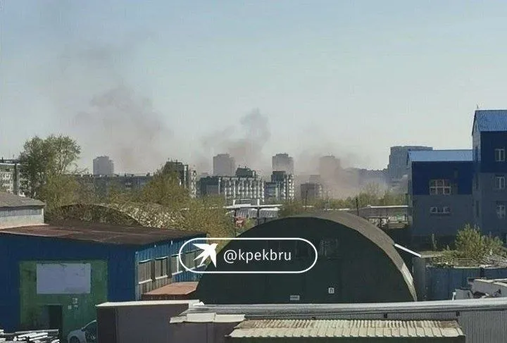 В Екатеринбурге около школы на улице Крестинского 45 полыхает пожар UPD в МЧС КП Екатеринбург рассказали что горела электрощитовая в 50 метрах от школы На пожаре работали 2 единицы техники и 6 человек личного состава Эвакуация не проводилась   Подпишись на КП Екатеринбург Мы в Maкс