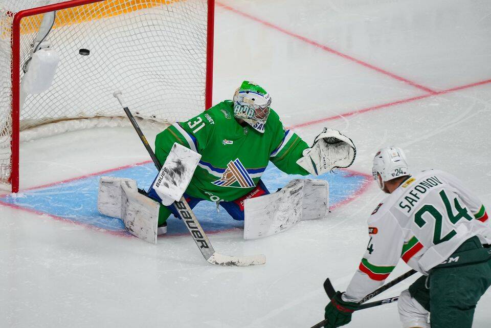 Ак Барс сыграет против Салавата Юлаева сегодня в гостях Ак Барс сегодня сыграет на выезде против Салавата Юлаева в матче регулярного чемпионата КХЛ Начало встречи в Уфе запланировано на 17 00 по московскому времени Читать полностью