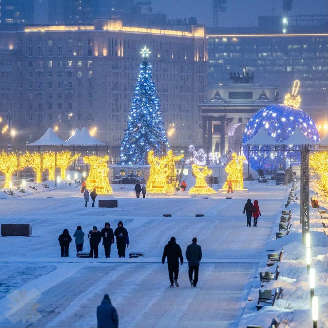 Врачи призывают не выходить из дома в морозы При температуре ниже 25 градусов а также холодном и влажном воздухе возрастает риск обморожений и переохлаждений даже у здоровых людей Это может привести к пневмонии и другим опасным последствиям По мнению медиков если в морозы приходится куда то идти находиться на улице можно не больше 15 минут Скидываем начальству и не идем на работу НМШ