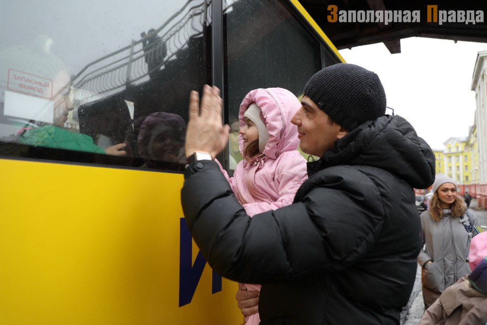 Стартовал приём заявок на конкурс видеороликов отецгода2025 Семьи Норильска могут рассказать о своих папах Участникам необходимо записать или выбрать из семейного архива короткое видео до двух минут где папа проводит время с ребёнком Чтобы принять участие в конкурсе опубликуйте на личной странице во ВКонтакте видео поставьте хештег и подпись Участвую в конкурсе отецгода2025 Заявки принимаются до 9 октября Подробности читайте на нашем сайте зпнорильск заполярнаяправда газетанорильск норильск талнах кайеркан оганер новостинорильска ВКонтакте Telegram