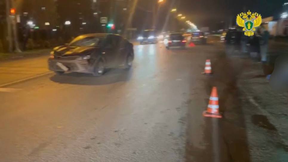 Вчера вечером в Балабанове насмерть сбили пешехода Около 21 часа на ул Боровская в Балабанове водитель Киа Рио сбил мужчину который переходил дорогу Пешеход скончался на месте до приезда скорой помощи Со слов очевидцев он перебегал дорогу на красный свет В настоящее время по данному факту возбуждено уголовное дело Ход и результаты расследования уголовного дела взяты на контроль прокуратурой района Присоединяйтесь к Народу Обнинска
