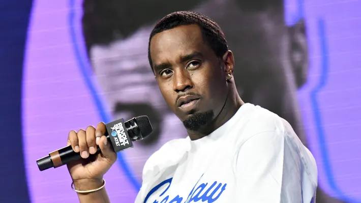 Анонимная заявительница, обвинившая P. Diddy и Jay Z в изнасиловании на вечеринке после церемонии MTV Music Video Awards 2000 года, отозвала свой иск без права повторного обращения в суд. Изначально она утверждала, что преступление совершили, когда ей было 13 лет.   Адвокаты Комбса прокомментировали ситуацию: «Мы продолжим бороться с этими беспочвенными обвинениями и привлекать к ответственности тех, кто распространяет ложные заявления».  В то же время против Комбса появились новые обвинения: женщина, пожелавшая остаться анонимной, утверждает, что продюсер засунул руку ей под юбку и заставил выпить алкогольный напиток в одном из клубов Лос-Анджелеса в 2016 году. В иске женщина заявила, что Комбс сказал: «Черт возьми, я делаю, что хочу, принимай это», когда напал на нее. На следующий день она проснулась с синяками в своем гостиничном номере.