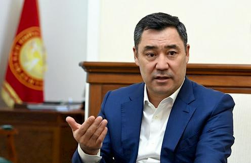 Жапаров предупредил чиновников о масштабной проверке по расходам бюджетных средств. Президент Кыргызстана анонсировал создание комиссии из независимых экспертов, которая оценит работу госслужащих. Каждый из чиновников отчитается, сколько денег он получил, какие проекты выполнил, сколько на них потратил, а сколько украл. Жапаров пообещал взять процесс под личный контроль, пригрозив, что уличенные в коррупции вернут наворованное в десятикратном размере и окажутся за решеткой. Подробности на сайте "Ферганы"