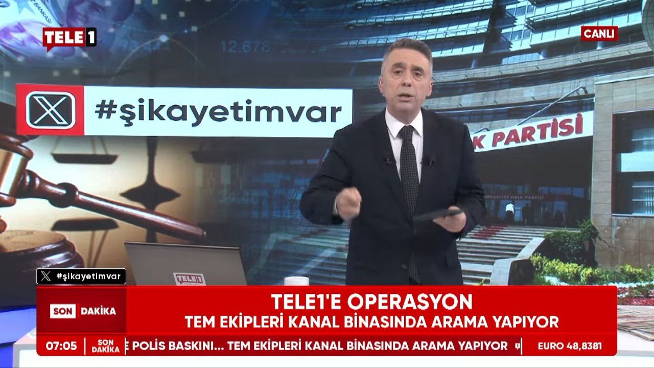 ТУРЕЦКАЯ ПОЛИЦИЯ ПРОВОДИТ ЗАДЕРЖАНИЯ В ОФИСЕ ОППОЗИЦИОННОГО КАНАЛА TELE1 Турецкая полиция проводит задержания в офисе оппозиционного телеканала TELE1 Среди задержанных один из создателей и руководителей телеканала журналист Мердан Янардаг Об операции было сообщено в прямом эфире TELE1 Как уточнила Генпрокуратура Турции задержания проводятся в рамках антитеррористического расследования turkiye2 0