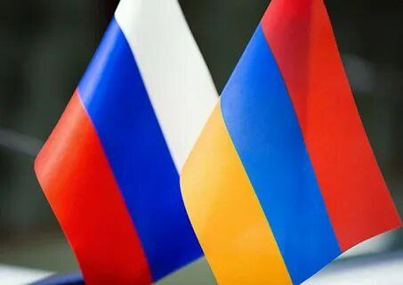 ООН и Россия запустили новый этап проекта школьного питания в Армении  ООН начала реализацию пятого этапа программы школьного питания в Армении, финансируемого Россией, сообщилo посольство РФ в республике. На этот раз Москва выделила $25,5 млн, которые обеспечат развитие Всемирной продовольственной программы ООН в стране до 2028 года.  С 2010 по 2024 год Россия уже профинансировала четыре этапа проекта на общую сумму $43 млн. Программа направлена на обеспечение учеников горячими завтраками, модернизацию школьных кухонь и поддержку местных сельхозпроизводителей.  В рамках нового этапа планируется расширить охват школ и внедрить дополнительные меры по улучшению качества питания, что, по словам организаторов, будет способствовать здоровью и успеваемости детей.