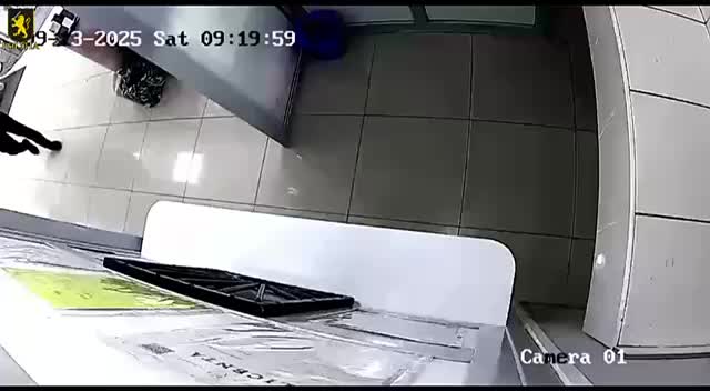Врачи скорой помощи задержаны за кражу золотой цепочки у погибшего в ДТП