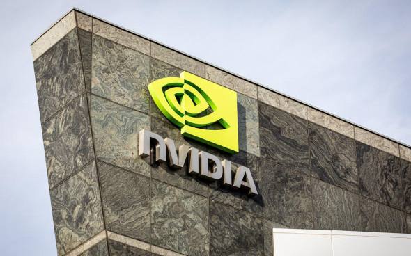 Рекордный рост акций вернул NVIDIA статус самой дорогой компании в мире Акции компании восстановились после резкого обвала в начале года. Аналитики видят драйверы для роста бумаг во второй половине года и ожидают, что NVIDIA достигнет рыночной капитализации в $4,9 трлн Подробнее на РБК: