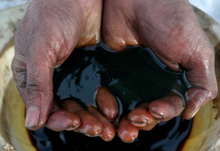 Россия снижает цену нефти Urals на 27 долларов ниже мировых стандартов Февральские скидки на российскую нефть марки Urals выросли на 0 5 2 3 баррель относительно января тогда как скидка на ESPO снизилась на 0 8 баррель по данным Argus investing investing