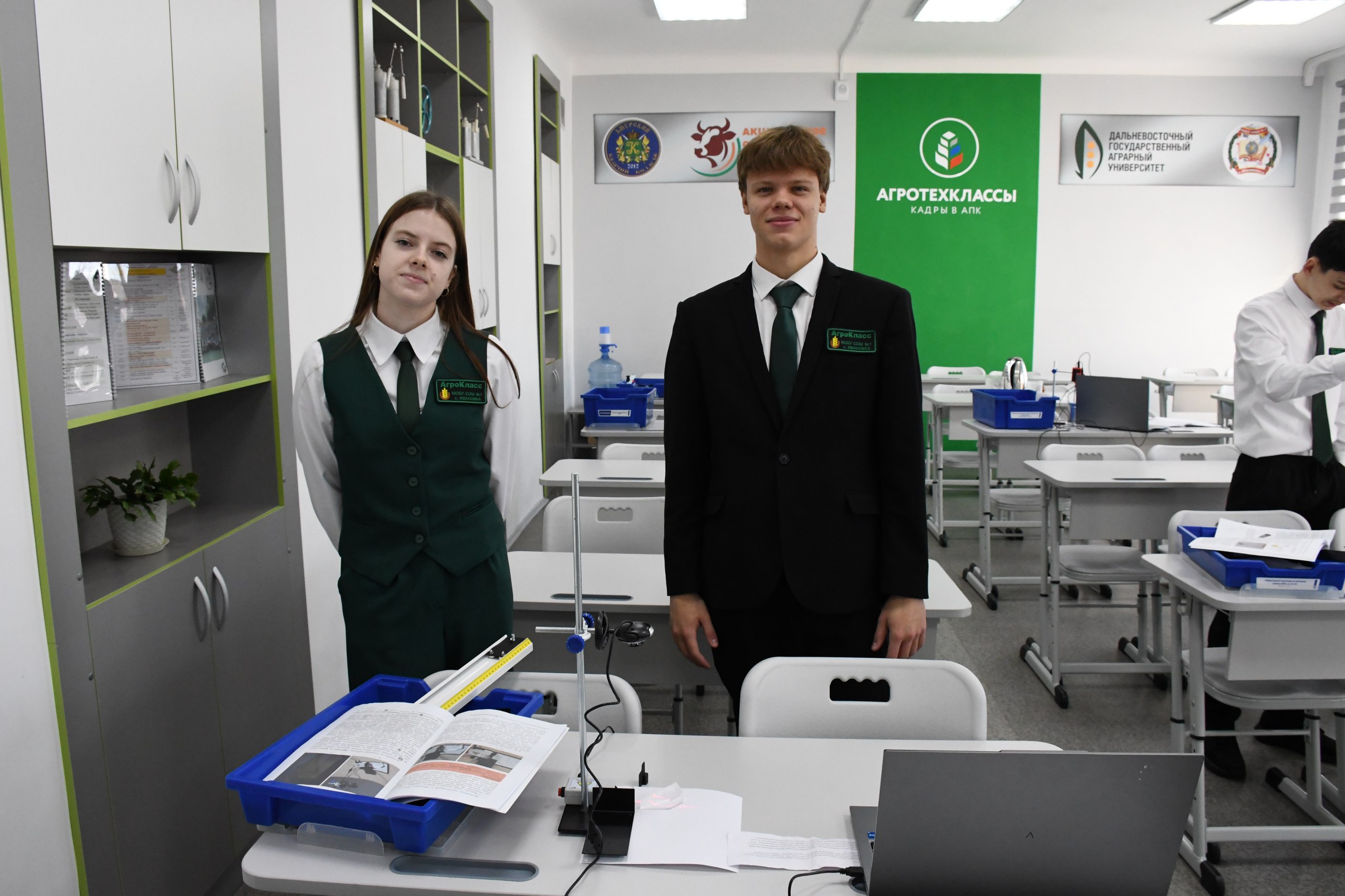 Василий Орлов В Амурской области подготовка кадров для сельского хозяйства начинается со школьной скамьи В этом году впервые открыли агроклассы в шести школах в следующем откроем еще в пяти ОтчётГубернатора2025 ПриамурьеИтоги2025