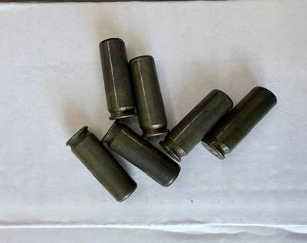 В Евпатории девушка предстанет перед судом за хищение огнестрельного оружия и патронов Предварительным следствием установлено что в октябре текущего года в ночное время 19 летняя жительница региона находясь по месту жительства малознакомого мужчины похитила принадлежащую ему сумку с пистолетом и патронами к нему причинив потерпевшему ущерб на общую сумму 80 тыс рублей Подсудимая была установлена и задержана сотрудниками полиции Уголовное дело с утвержденным обвинительным заключением направлено в Евпаторийский городской суд для рассмотрения по существу Прокуратура Республики Крым ТГ ВК МАКС Предложить пост