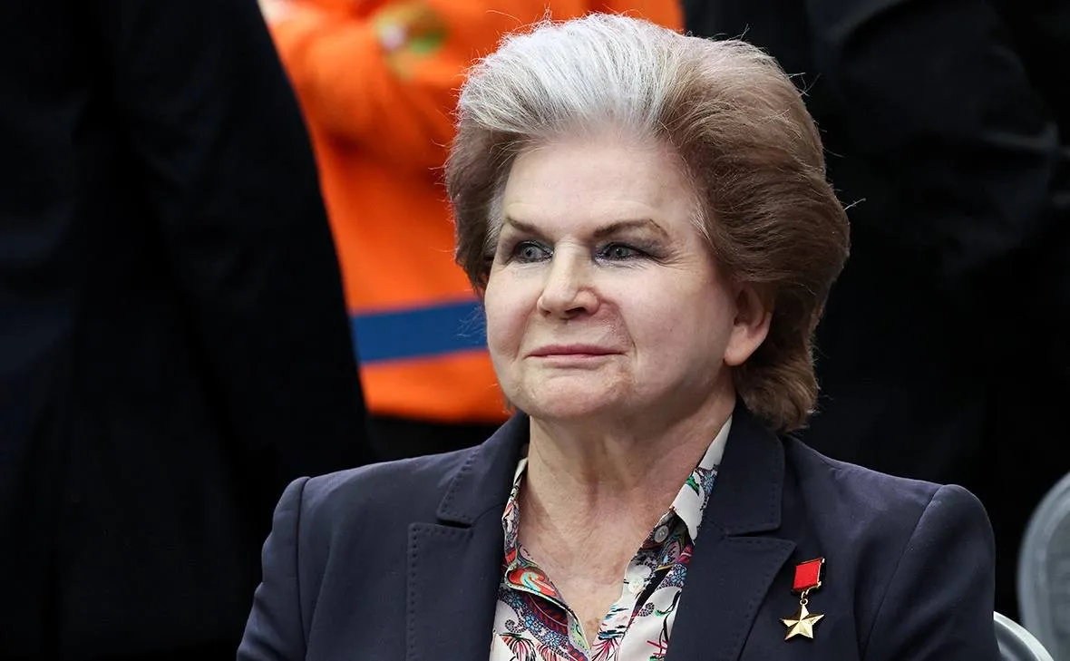 Валентина Терешкова снова будет переизбираться в Госдуму Об этом сообщили на сайте регионального отделения Единой России Если мне вновь будет оказано доверие то буду стараться сделать еще больше Продолжу работать для людей как делала это все последние десятилетия заявила она Терешкова остается одним из старейших депутатов нижней палаты парламента 6 марта ей исполнилось 89 лет Дмитрий Никотин Подпишись на МАХ канал