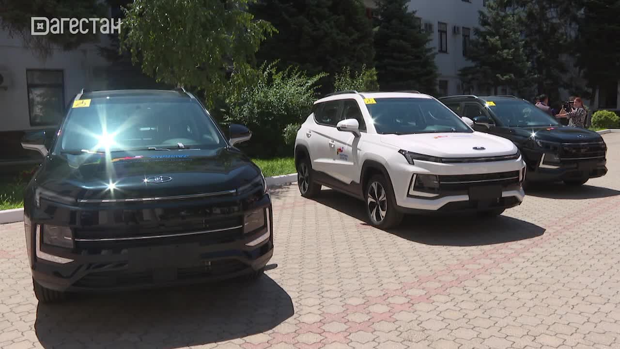 Ветеранам СВО вручили новые автомобили в Дагестане