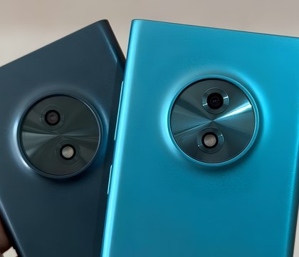 Маленький гибридный смартфон HMD Touch 4G показали на фото выйдет за 60 долларов В начале октября компания HMD сообщила что готовит к релизу свой первый гибридный смартфон под названием Touch 4G Теперь фотографии с устройством появились в интернете