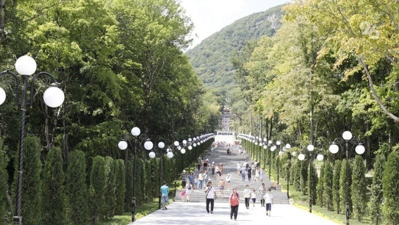 Железноводск стал городом военно-исторического наследия Соответствующее постановление подписал губернатор Владимир Владимиров. Со дня основания Железноводск был местом реабилитации военных. В годы Великой Отечественной войны здесь работали 7 эвакуационных госпиталей общей вместимостью 4,5 тыс пациентов.