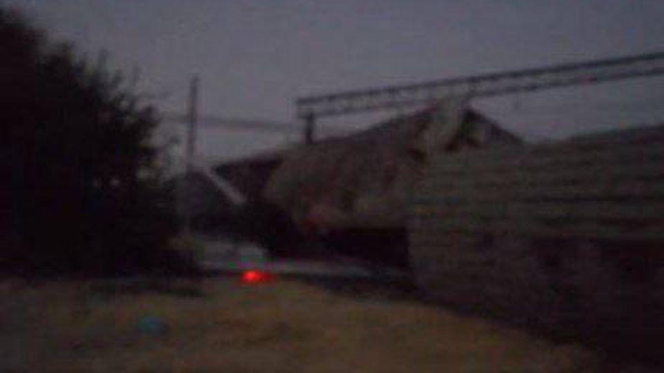 Два вагона грузового поезда сошли с рельсов в Ташобласти 27 сентября в 21 30 в районе на перегоне вблизи станции Алмазар железнодорожной линии Расулабад Чиназского района Ташкентской области сошли с рельсов два вагона грузового поезда с молочной продукцией Поезд двигался по маршруту Джизак Ташкент К ликвидации последствий происшествия привлечены руководство районного Управления чрезвычайных ситуаций дежурная смена и ответственные службы Ведется расследование В результате происшествия пострадавших нет Движение поездов полностью восстановлено Telegram Facebook Instagram LinkedIn Сайт