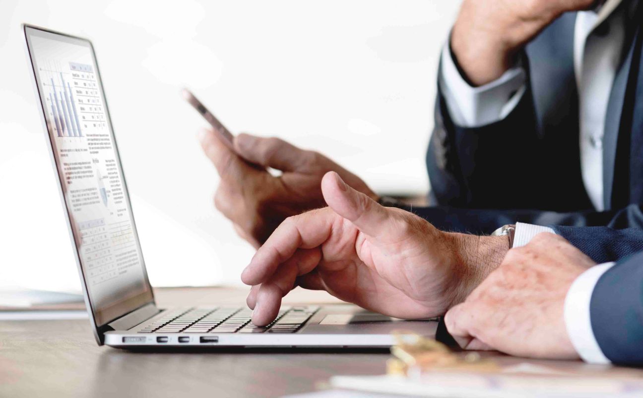 Суд отменил продажу гаража в Петропавловске Он признал торги нечестными и вернул гараж государству Арбитражный суд Камчатского края признал недействительным аукцион по продаже гаража в Петропавловске Камчатском и последующую сделку купли продажи Поводом стал иск предпринимателя который заявил что торги по сути были сорваны другими участниками передаёт ИА Камчатское время Подробности по ссылке kamtime ru article 462e9235 2fc9 4f30 a4c9 42861d9510c0 Предложка MAX