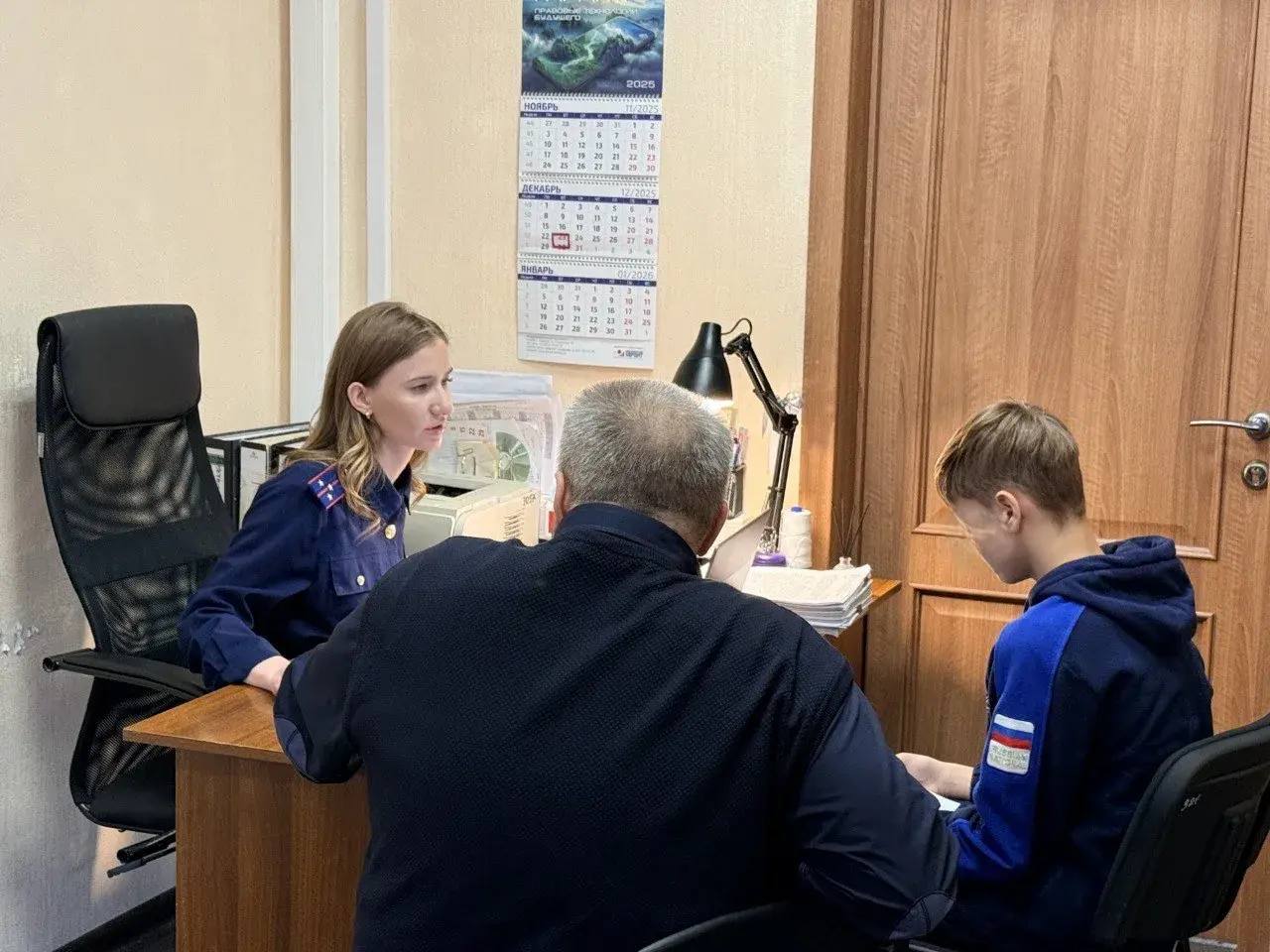 Заработок для несовершеннолетних оказался диверсией В СК по Алтайскому краю рассказали о задержании подростка и его совершеннолетнего знакомого которые нашли подработку через мессенджер Неизвестные предложили за деньги поджечь устройство для передачи сотовой связи исполнителям предъявили обвинение в диверсии Подписаться на РИА Новости