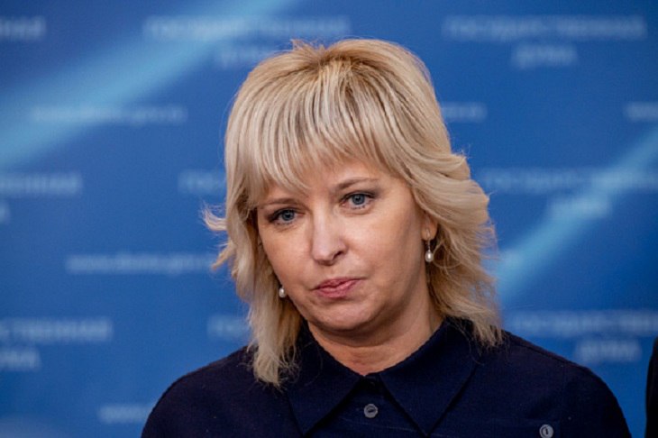 Сегодня многие СМИ выдали информацию о том, что депутат ГД Елена Цунаева предложила переименовать Центральный район Волгограда в Сталинградский. При этом коллеги отчего-то обошли вниманием ее главную мысль – название Волгограда нужно оставить прежним. По мнению Цунаевой, называть Волгоград Сталинградом дорого, да и современное поколоение – это люди, рожденные в Волгограде. Полная цитата высказывания Елены Цунаевой на сайте ИА «Высота 102».