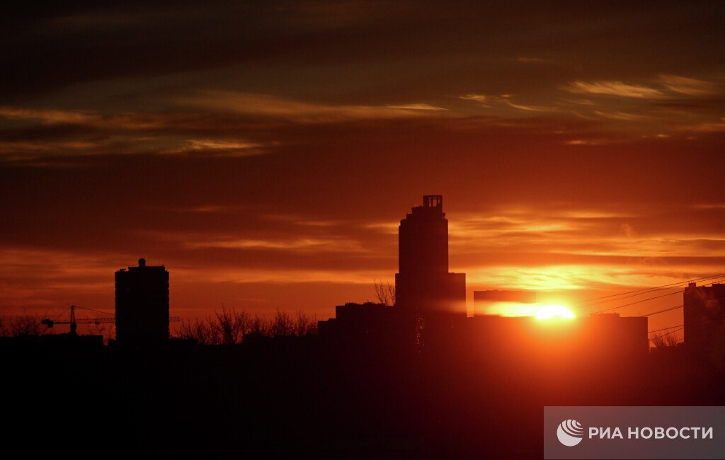 Световой день начнёт активно расти с завтрашнего дня С 26 го декабря день пойдет на прирост и к новому году увеличится уже на 5 6 минут рассказали в Московском планетарии Подписаться на РИА Новости