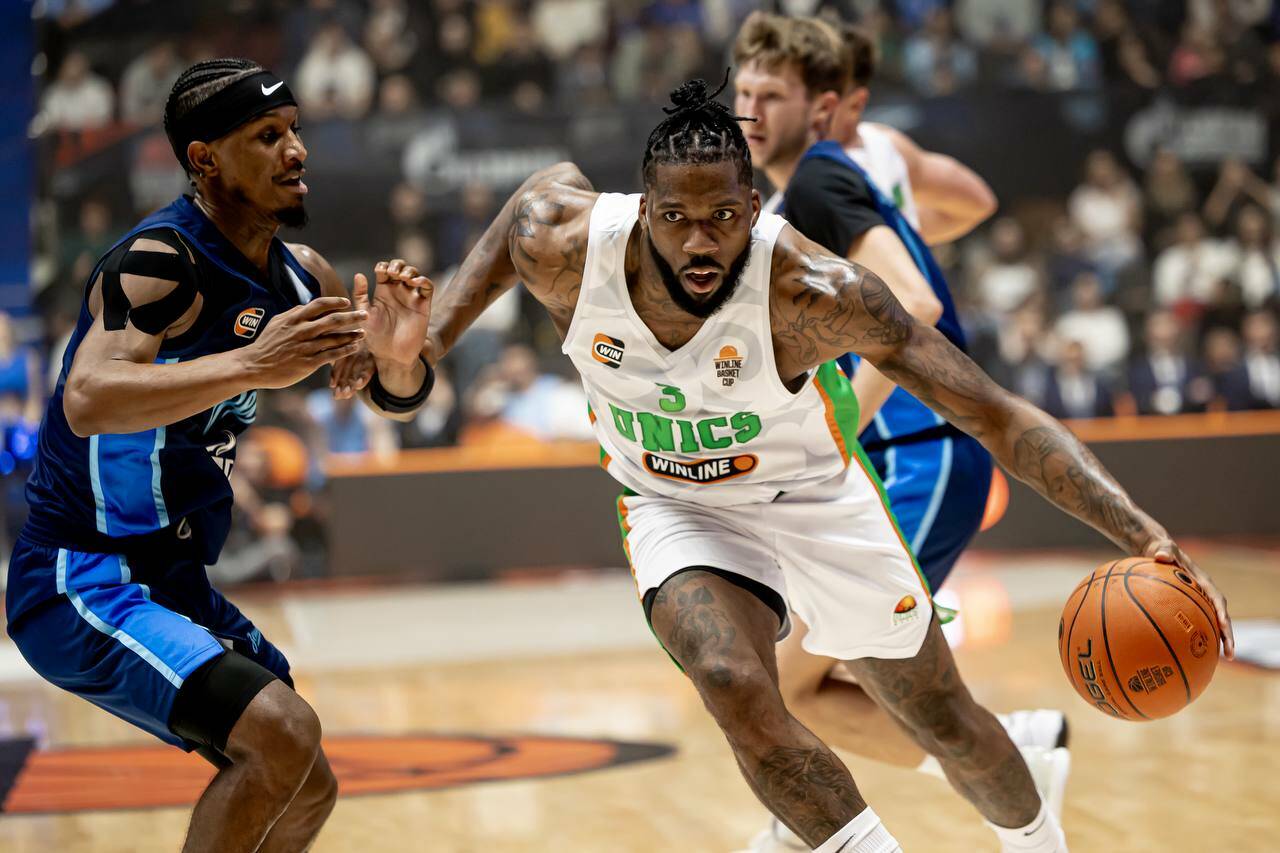 Этот Зенит не конкурент УНИКСу казанцы снова разгромили Питер в новом турнире УНИКС провел первый матч на новом турнире Winline Basket Cup Подопечные Велимира Перасовича победили Зенит в Санкт Петербурге со счетом 91 72 В чем казанцы были сильнее петербуржцев в материале ТИ Спорта Читать полностью