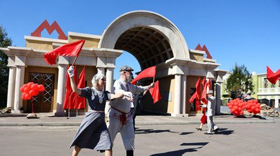 В парке «Москино» 29 сентября покажут цветную версию картины «Золушка»   В кинотеатре парка «Москино» 29 сентября впервые покажут на большом экране цветную версию картины «Золушка» 1947 года.  Читать далее