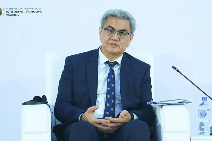 Глава ЦЭИР Обид Хакимов стал новым советником президента по экономической политике Он сменил на этом посту Равшана Гулямова который занял новую должность советника по региональному развитию Заместителем Гулямова по вопросам регионов станет Азиз Магрупов До этого он был советником и представителем главы государства по направлению иностранных инвестиций   www spot uz ru 2025 10 30 advisors shift Telegram Instagram YouTube