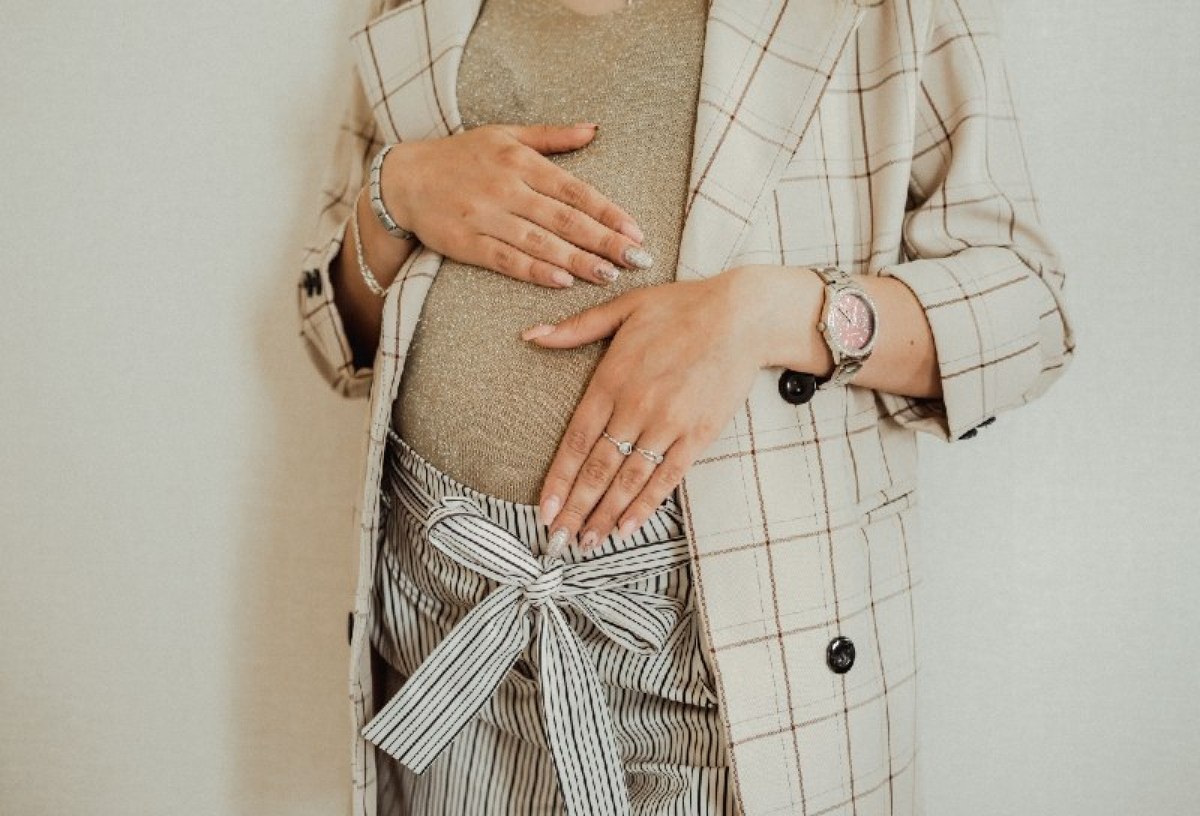 Улучшением демографии в Омской области займется новый Центр демографических компетенций Как сообщил губернатор эта структура займется анализом рождаемости в регионе а также подготовкой предложений по улучшению демографической ситуации Меж тем местные жители продолжают говорить о проблемах из за закрытия в регионе роддомов Ситуацию прокомментировал глава омского минздрава Новости Омска Подписаться