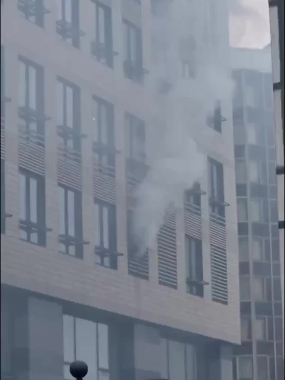 Пожар в отеле Radisson Blue Олимпийский в Москве: эвакуированы 400 человек