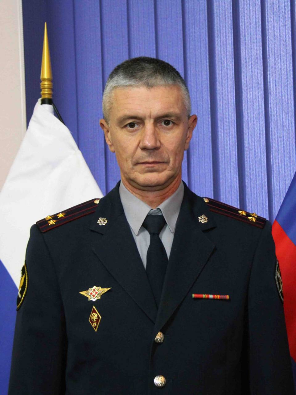 Указом президента на должность начальника ГУФСИН России по г. Санкт-Петербургу и Ленобласти назначен Геннадий Сальчук Нового руководителя представил директор ФСИН России Аркадий Гостев. Геннадий Сальчук руководил исправительными учреждениями различного вида, работал заместителем начальника территориального органа УФСИН, а до назначения работал первым заместителем руководителя ГУФСИН России по г. Санкт-Петербургу и Ленинградской области. На представлении директор ФСИН России остановился на вопросах, требующих дополнительного внимания и контроля, среди них: надежная изоляция подозреваемых, обвиняемых и осужденных, поддержание надлежащего уровня правопорядка в учреждениях. Аркадий Гостев отметил важность создания условий для обеспечения полезной занятости осужденных, которая оказывает положительное влияние на их трудовую адаптацию и может быть направлена на решение региональных и государственных задач, в том числе в интересах оборонно-промышленного комплекса страны.