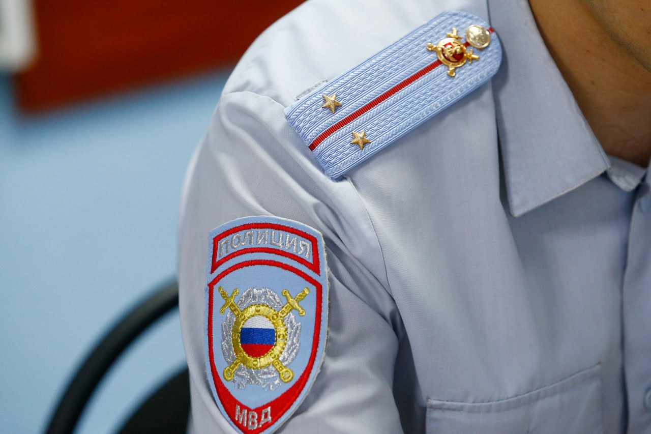 В Краснодаре поймали судимого за изнасилование педофила По данным полиции, 56-летний местный житель приставал к 14-летней девочке на улице Лавочкина. Подростки, которые были рядом, повалили его на землю. Школьнице вызвали скорую помощь. Решается вопрос о возбуждении уголовного дела. Телеканал «Краснодар»