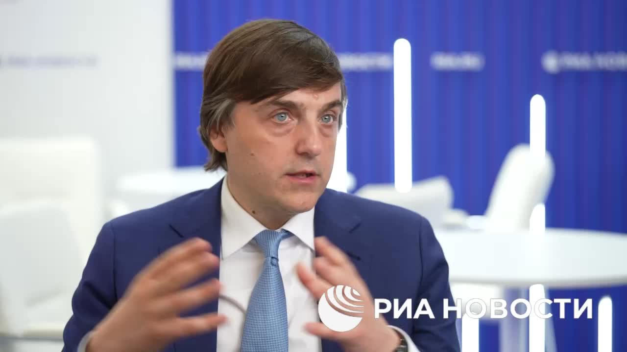 Минпросвещения России не будет вводить единую школьную форму